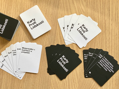 Karty proti lidskosti